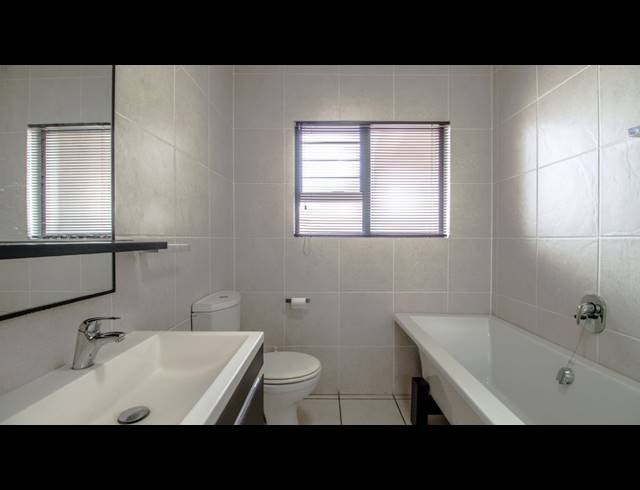 3 BEDROOM APARTMENT FOR SALE IN GREENSTONE HILL